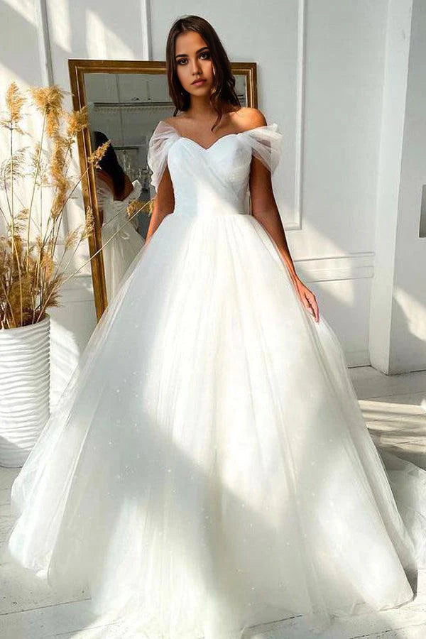 Vestido de novia de tul con corte A y hombros descubiertos
